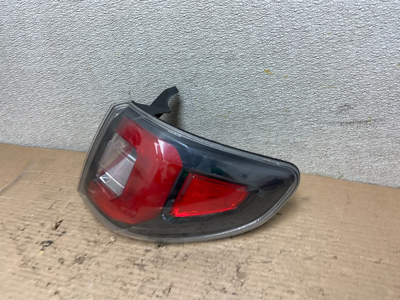 2013 to 2016 GMC Acadia Right Passenger RH Side Tail Light AA9778 LK1