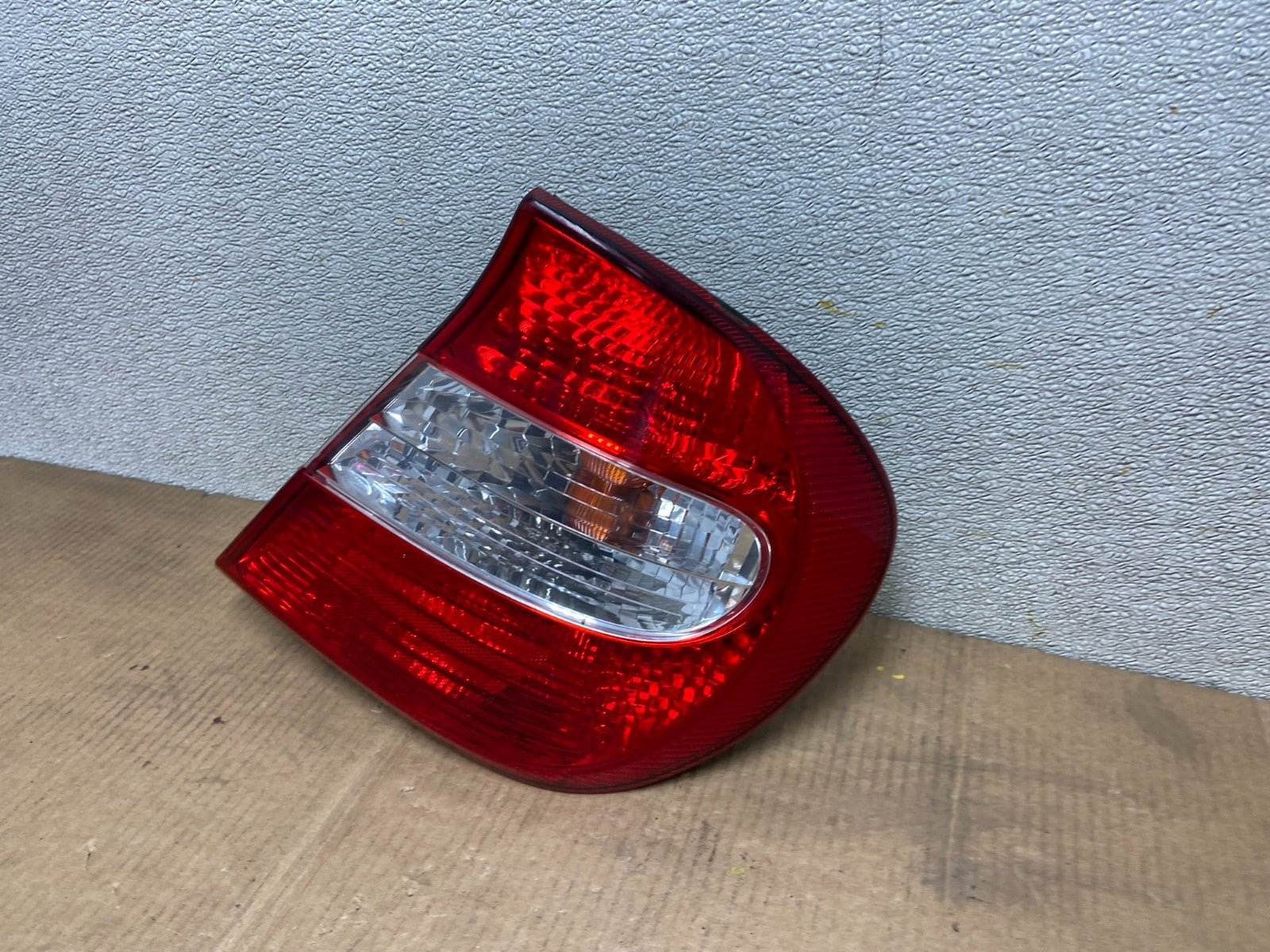2002 2003 2004 Toyota Camry Tail Light Right Passenger Rh Side OEM AA5394 DW1