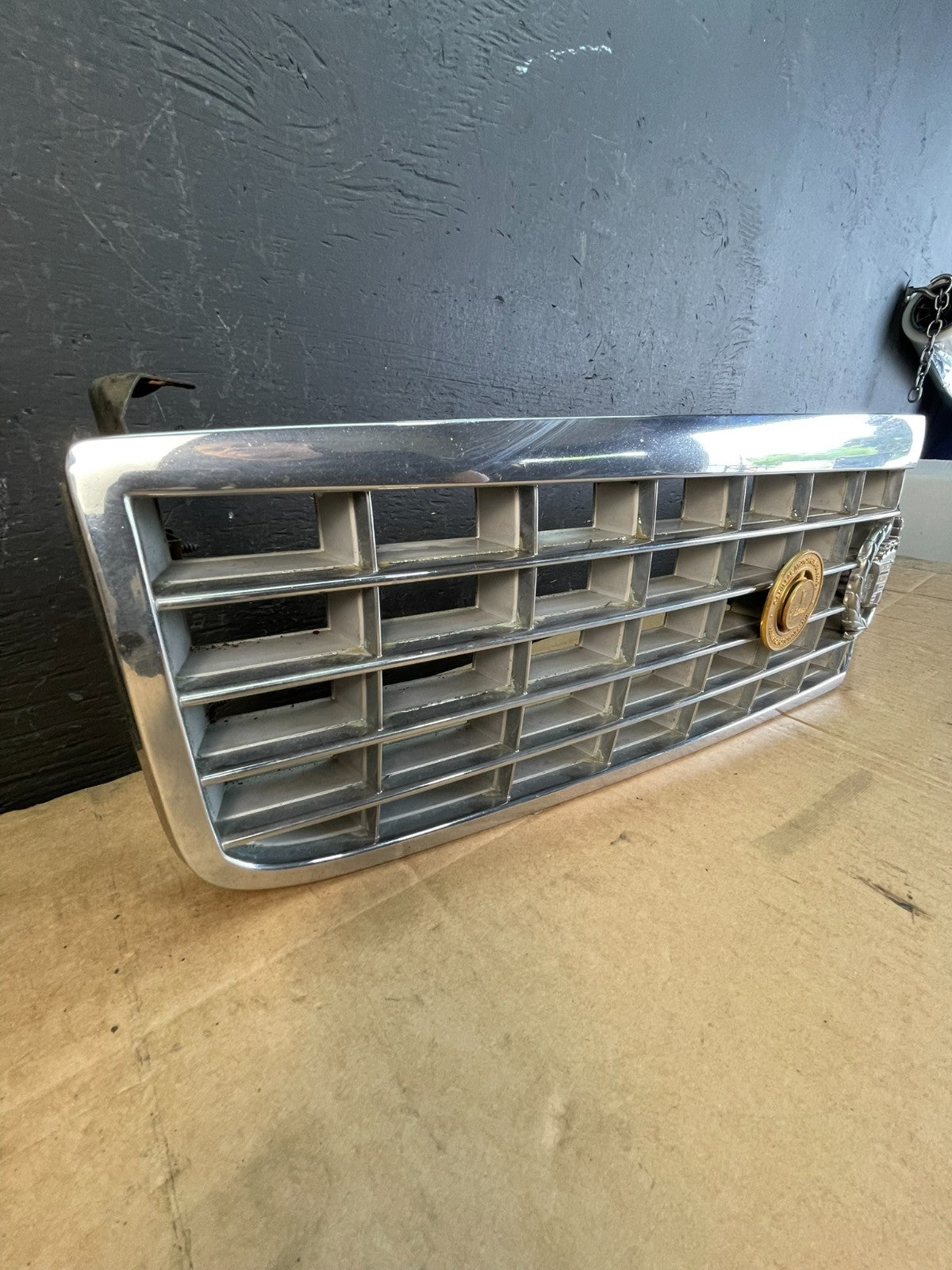 1994 1995 1996 Cadillac Deville Front Upper Grill Grille AC5125 DG2