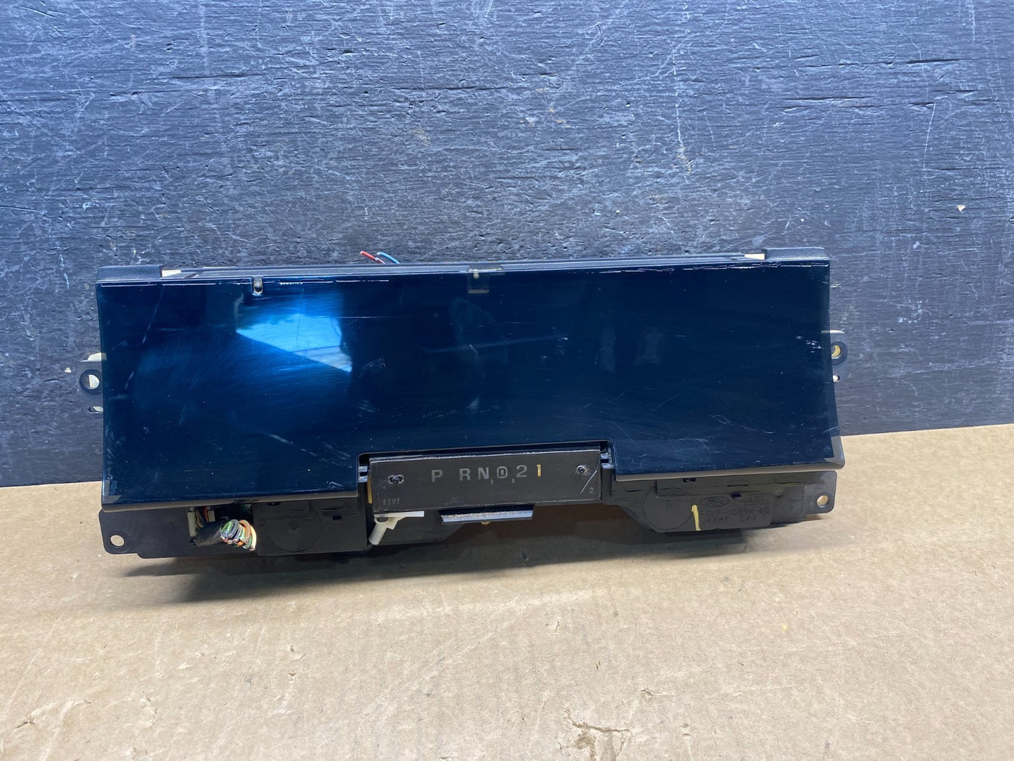 1996 to 1997 Ford Crown Victoria Speedometer Cluster Gauge ag7433 DG0