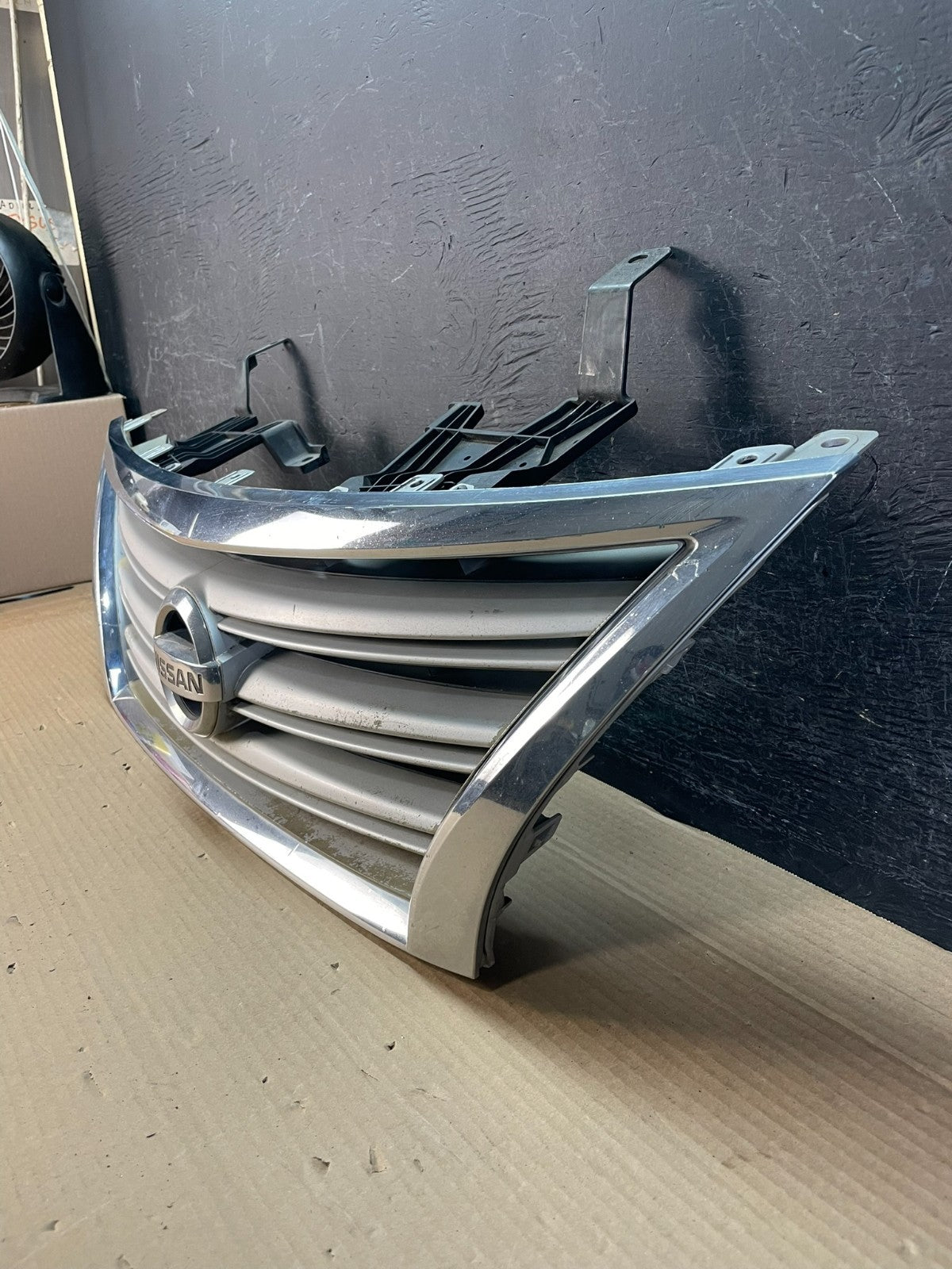 2013 to 2015 Nissan Sentra Front Upper Chrome Grill Grille ae8711 DG1