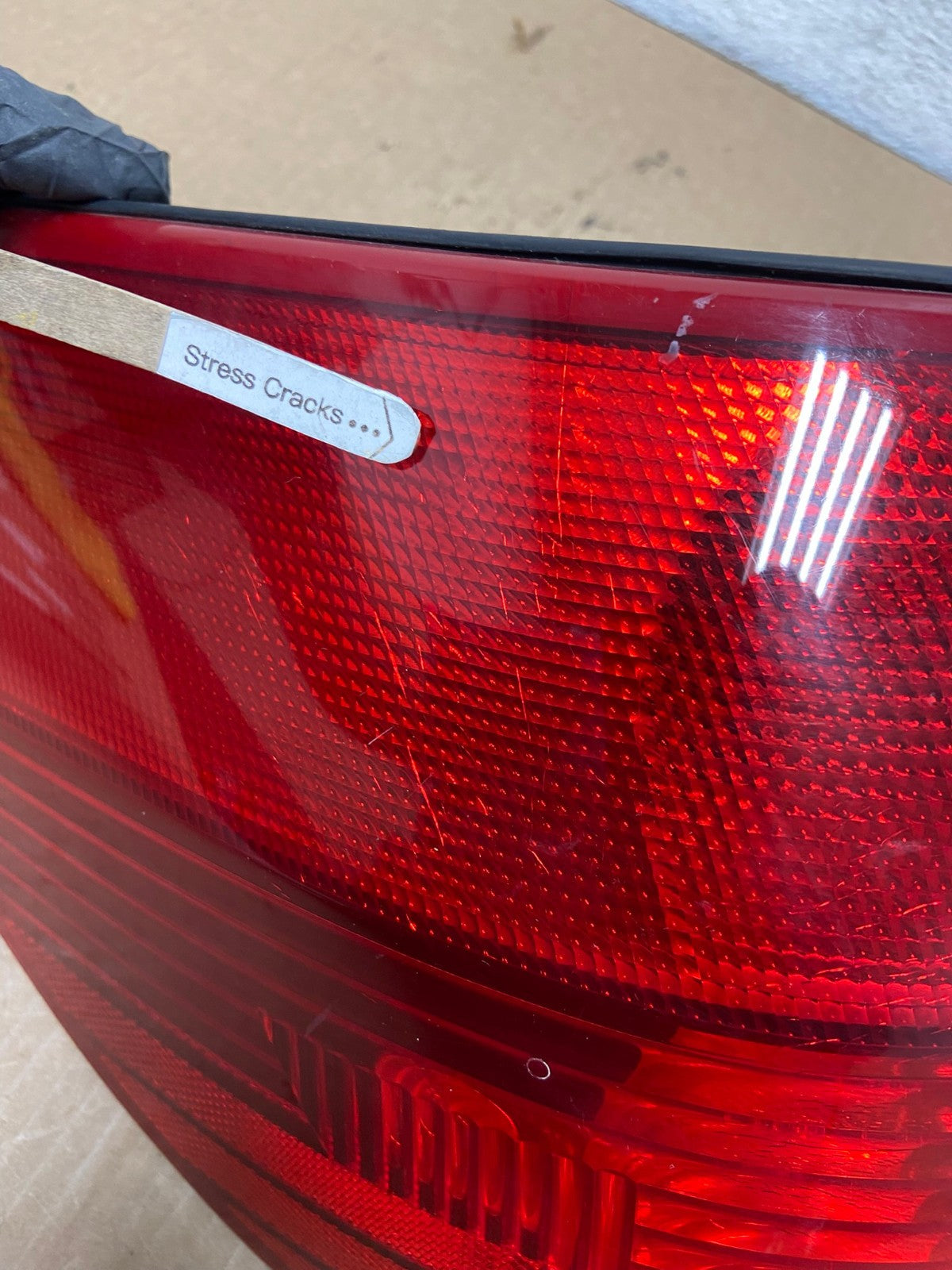 2004 to 2005 Toyota Sienna Left Driver LH Side Tail Light AG2256 LK4
