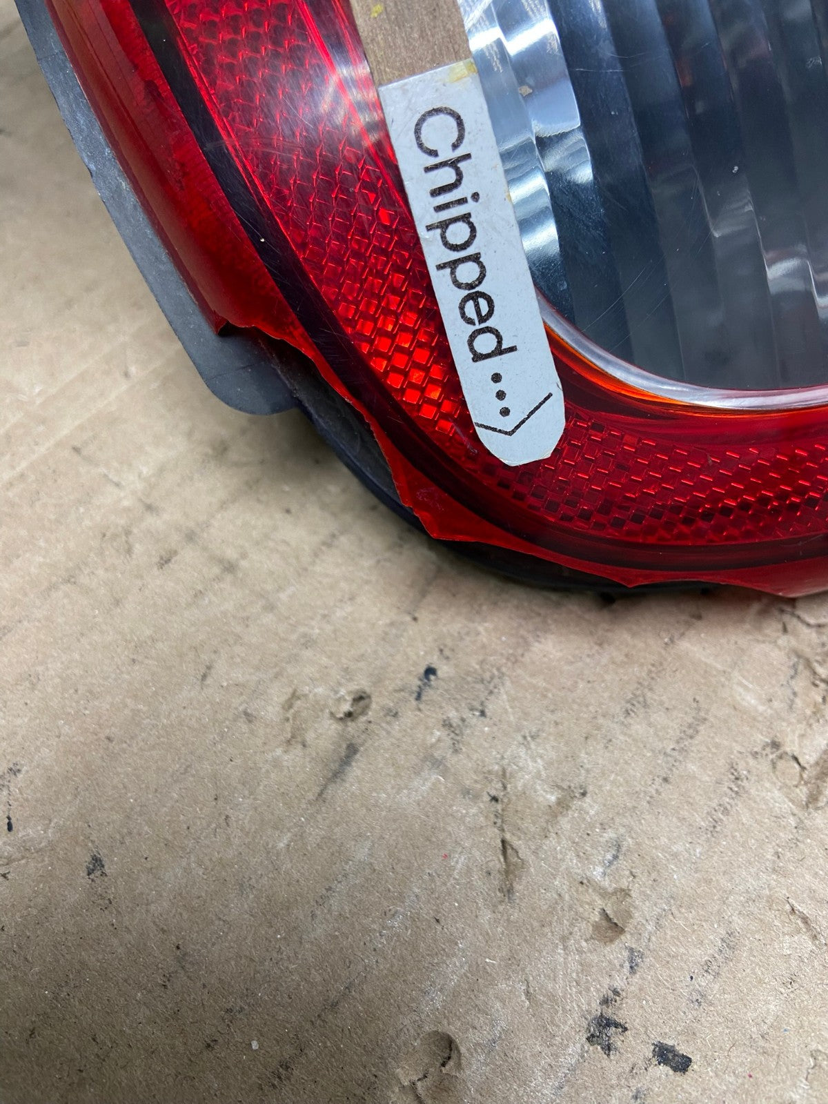 2001-2003 Dodge Grand Caravan Right Passenger RH Side Tail Light AE7107 LK4