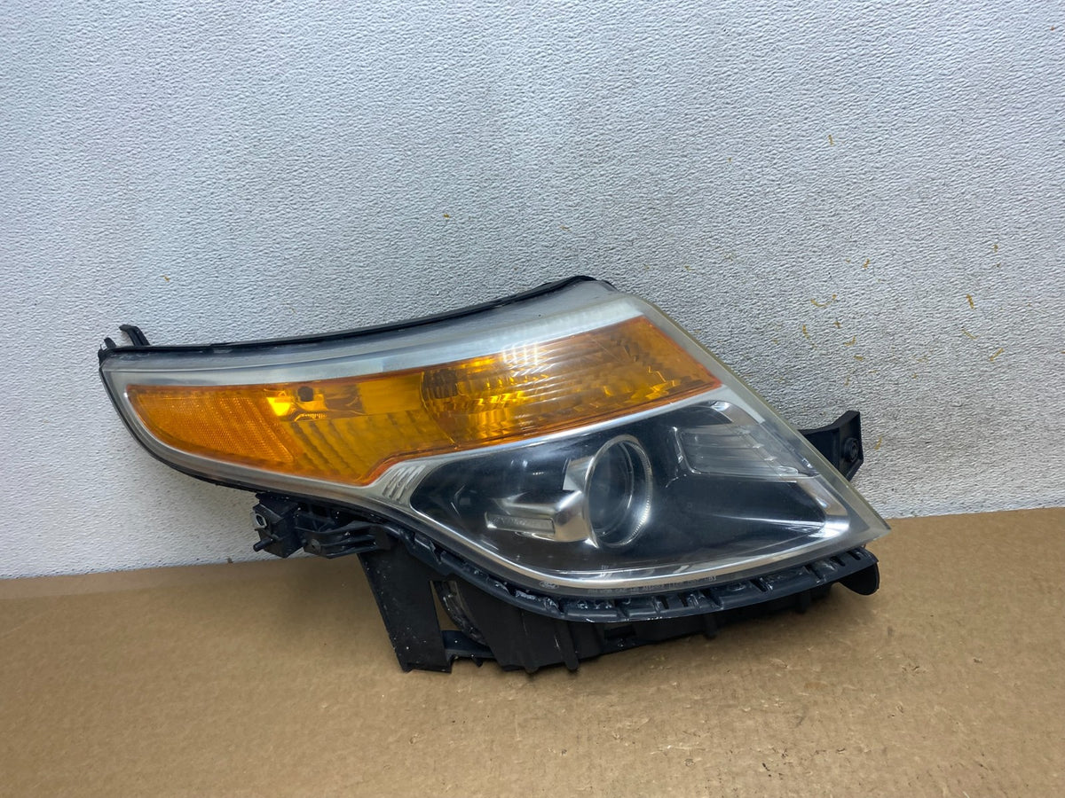 2011 to 2015 Ford Explorer Right Passenger Halogen Headlight AI3456 DW0