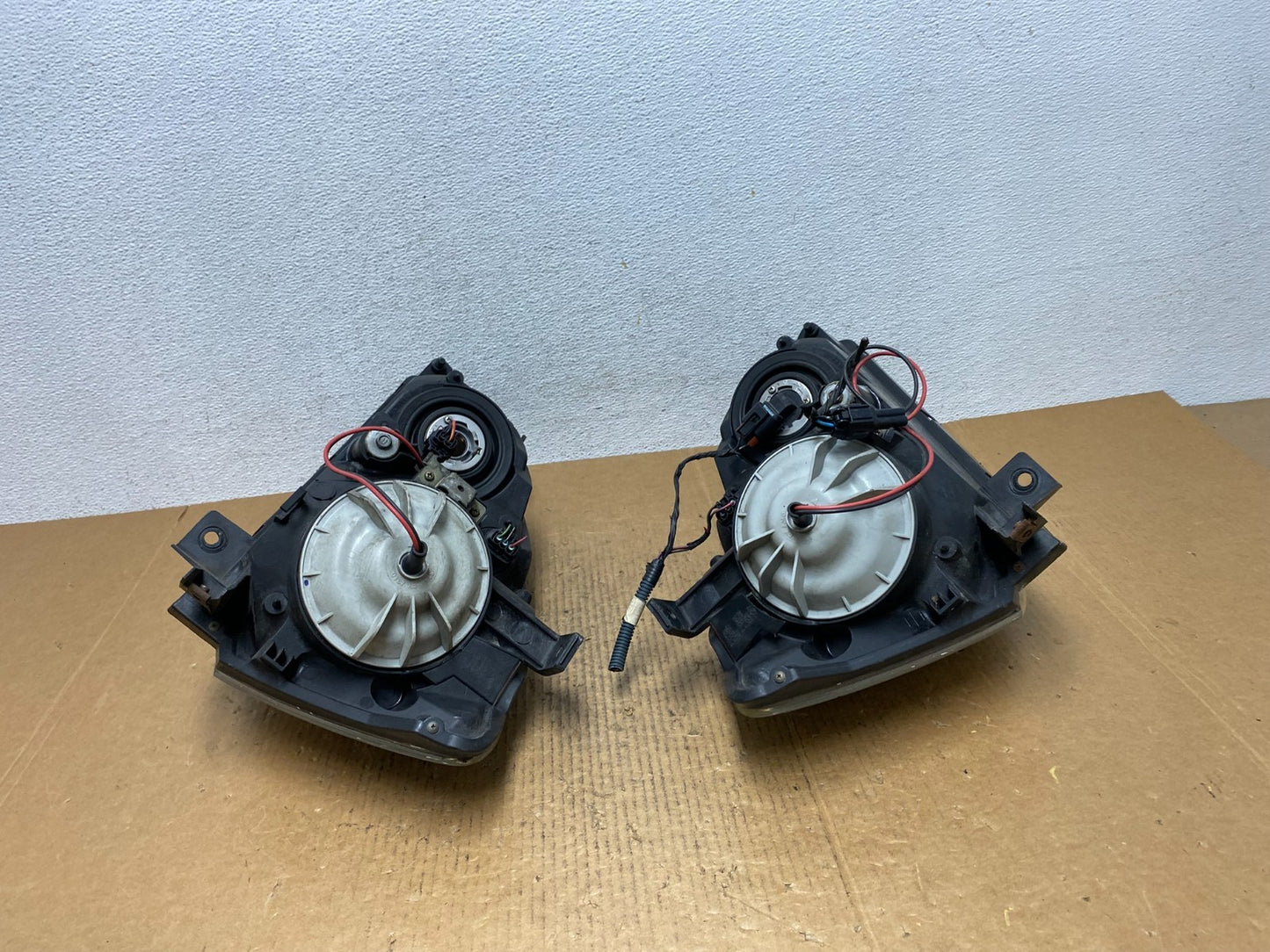 2005 to 2006 Nissan Altima Left+Right Set Halogen Headlights AE1362 DW8