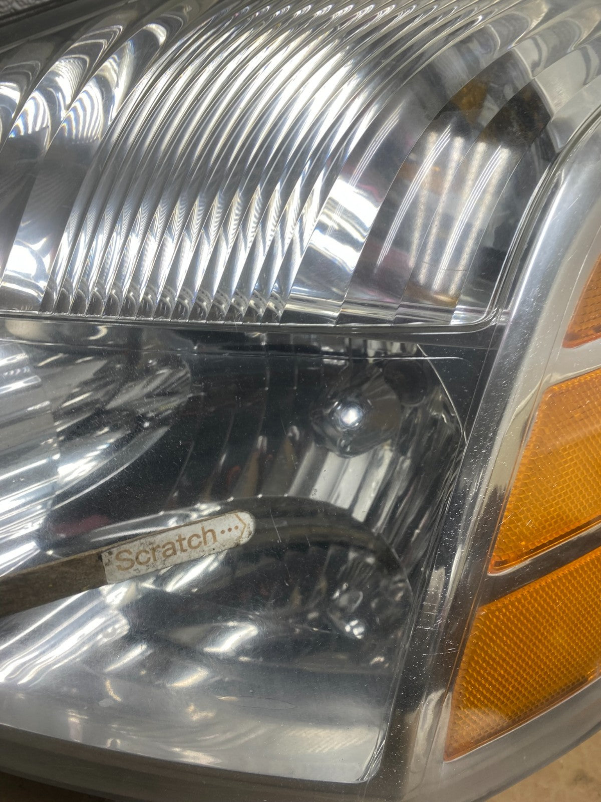 2004 to 2007 Nissan Armada Left Driver Lh Side Headlight Halogen X6702 DW3