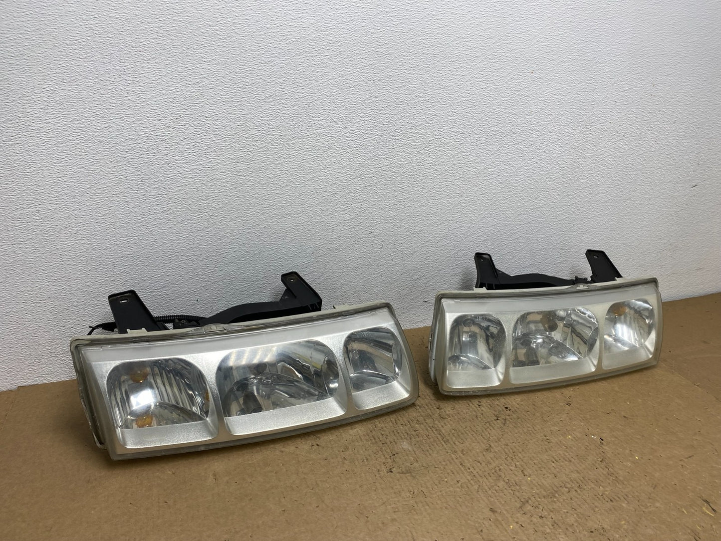 2002 2003 2004 Saturn Vue Left+Right Set Side Headlights Oem AC1609 DW2