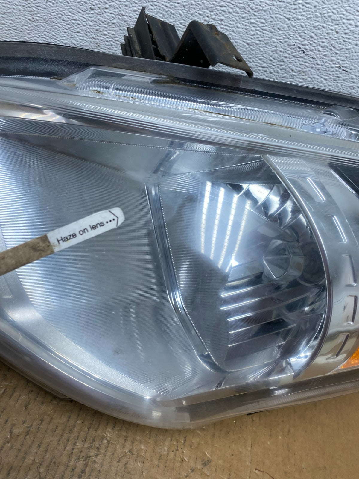 2015 to 2019 Nissan Versa Headlight Left Driver Lh Side AE0583 DW4