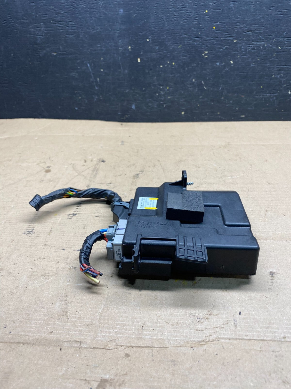 2006-2014 Kia Sedona Entourage Power Sliding Door Control Module N7380 DG2