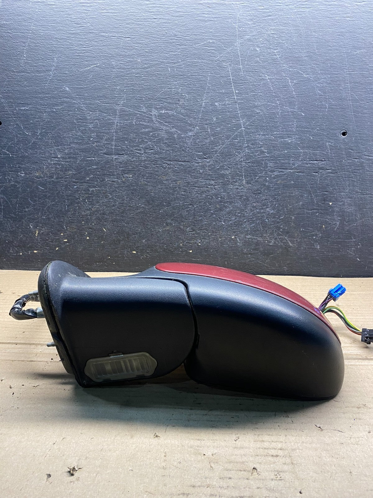 2003-2006 Chevrolet Tahoe Suburban Left Driver LH Turn Door Mirror AH9646 DW3