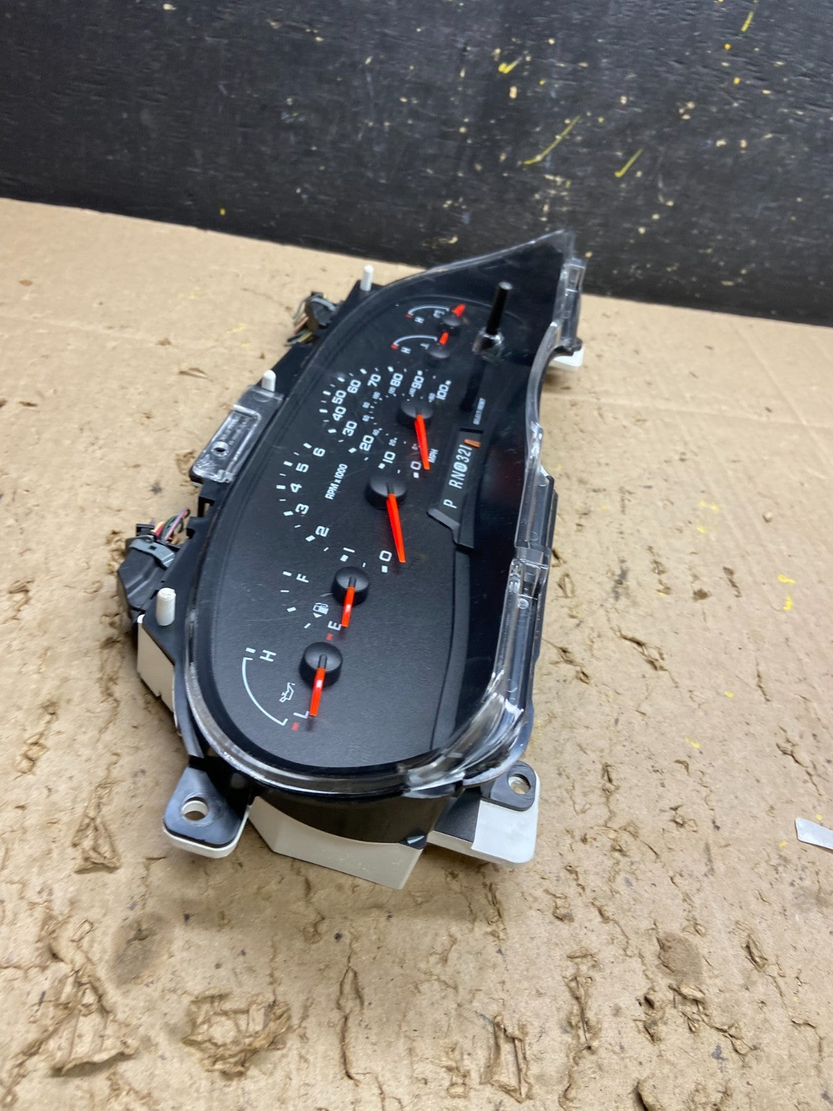 2006 Ford E350 Gauge Speedometer Cluster u5694 DG2