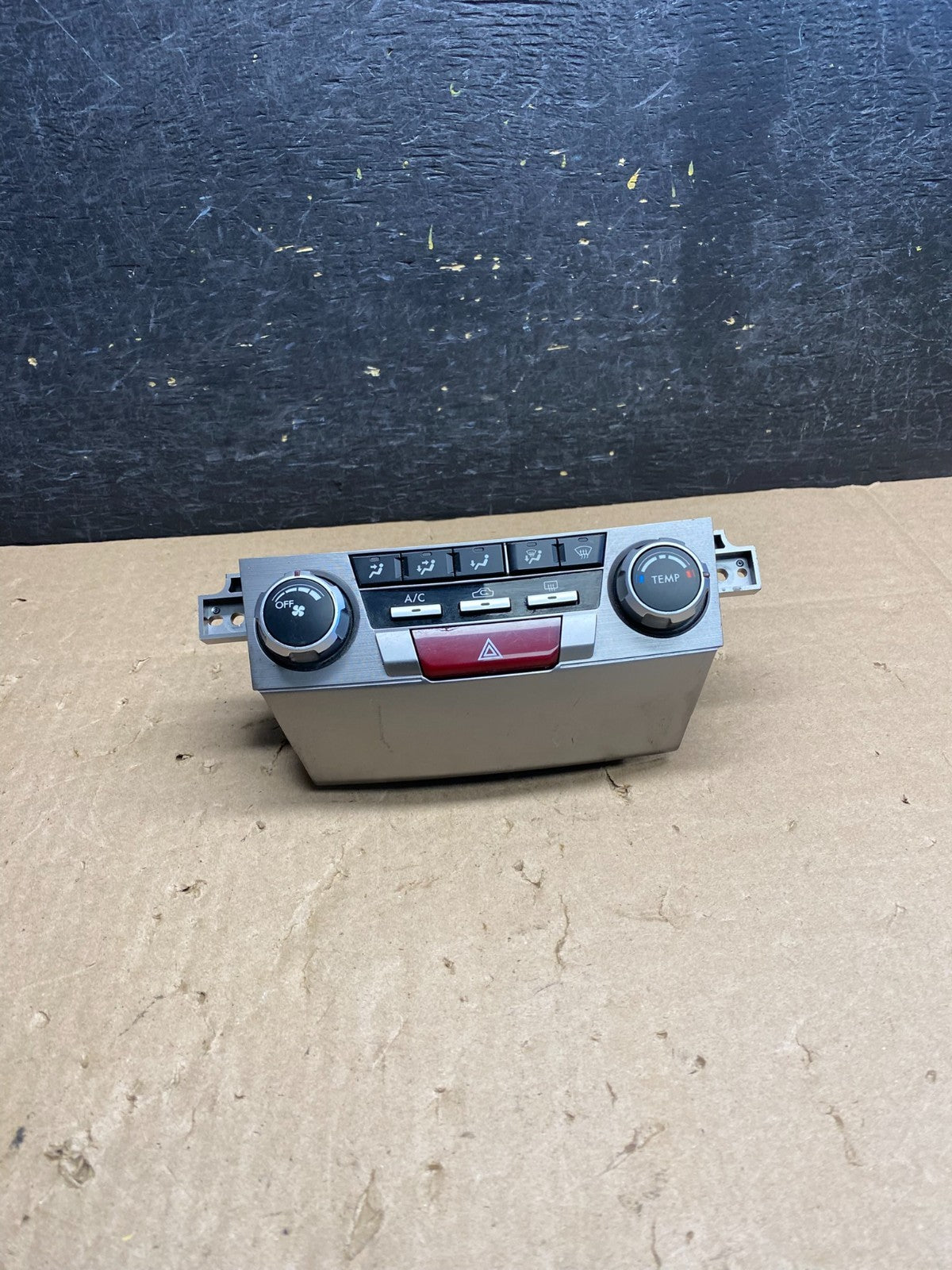 2010 - 2014 Subaru Outback Legacy A/C Heater Climate Control Unit AI6463 DW0