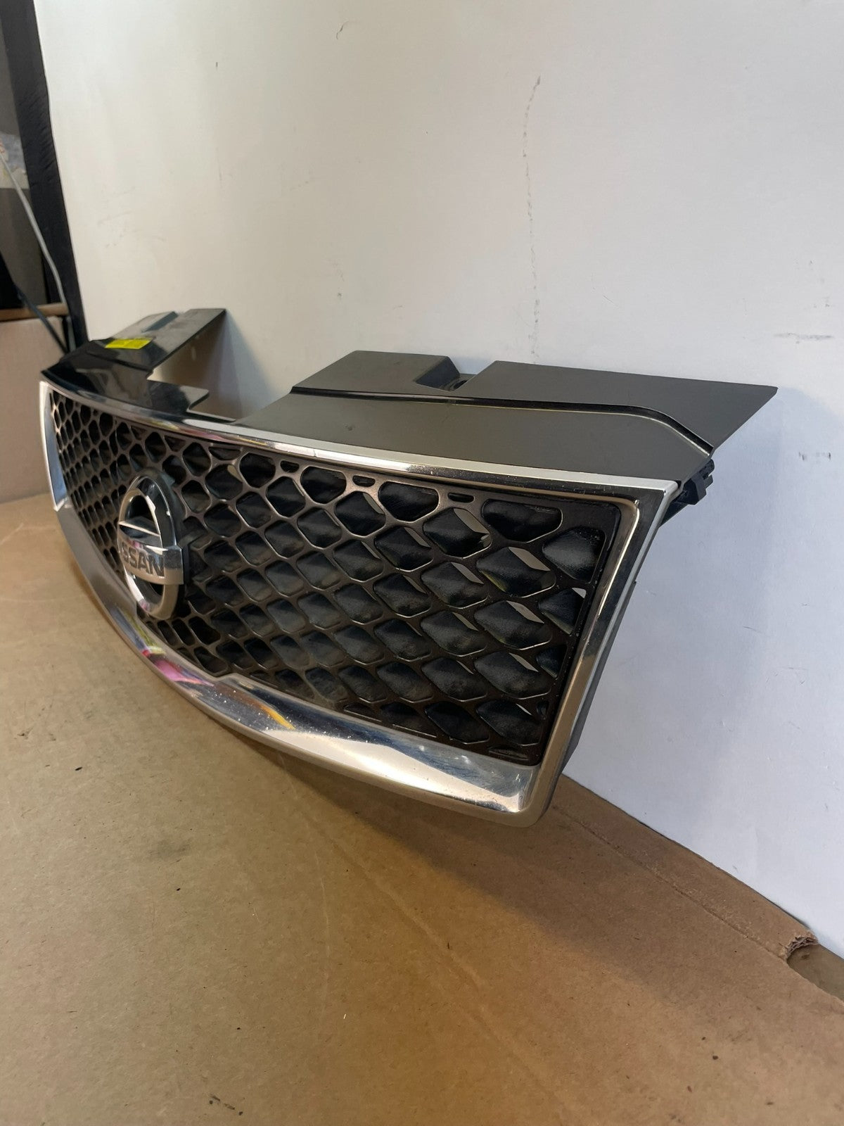 2010 to 2012 Nissan Sentra Front Upper Grill Grille AG0869 DG1