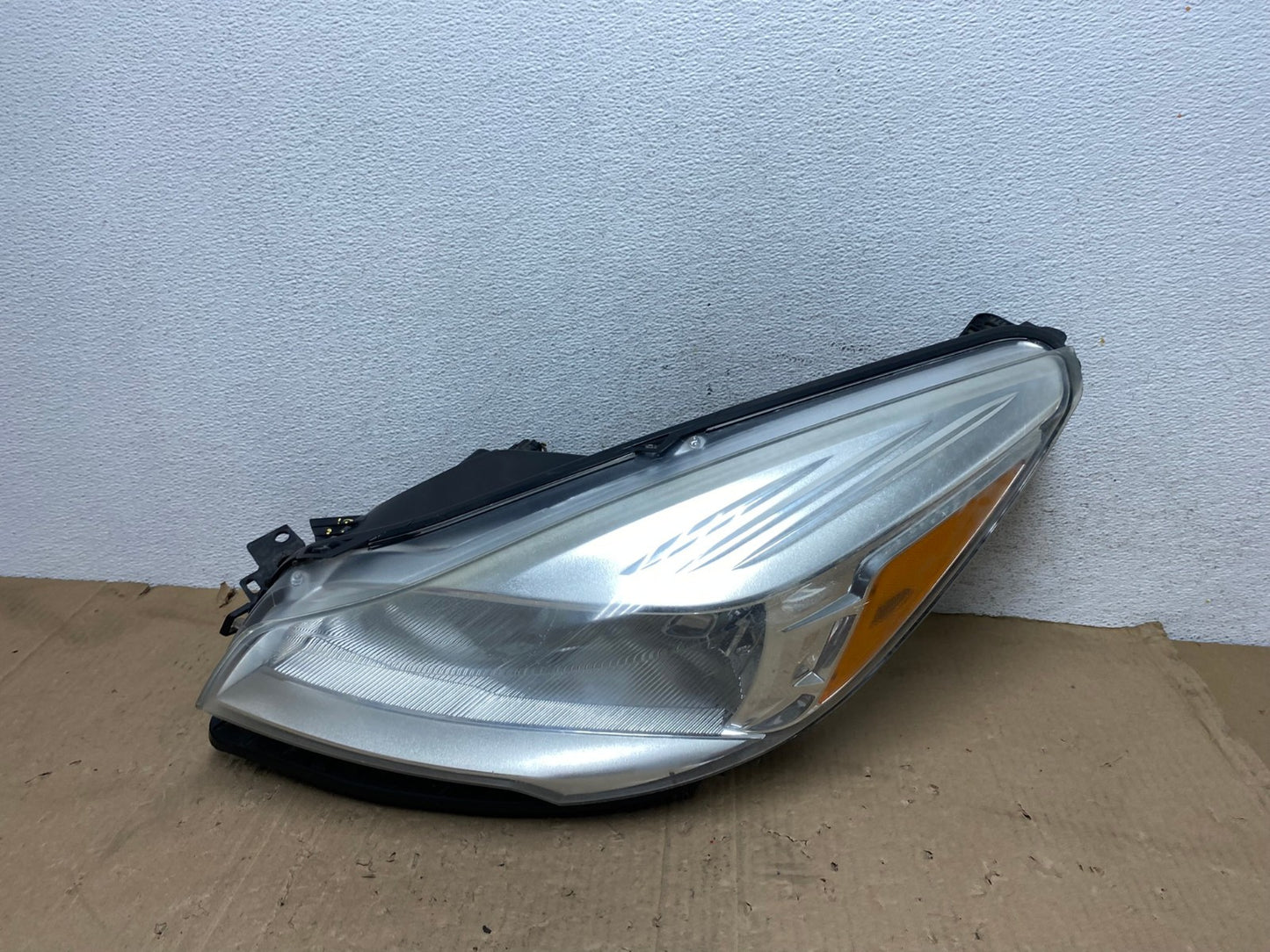 2013 - 2016 Ford Escape Headlight Left Driver Lh Side Halogen AE9311 LK0