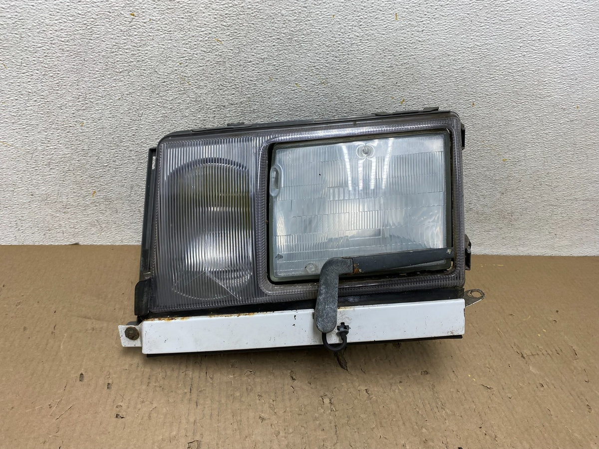 1986-1993 Mercedes Benz w124 300 300d 300e Left Driver Side Headlight AH59660
