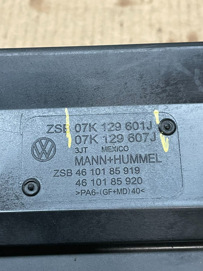 2005 to 2008 Volkswagen Jetta Beetle 2.5L Passat Engine Cover 07k129601j y9544 D6
