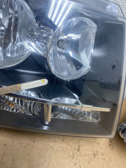 2007 to 2013 Chevrolet Suburban Tahoe Left+Right Set Headlights X5541 DW8