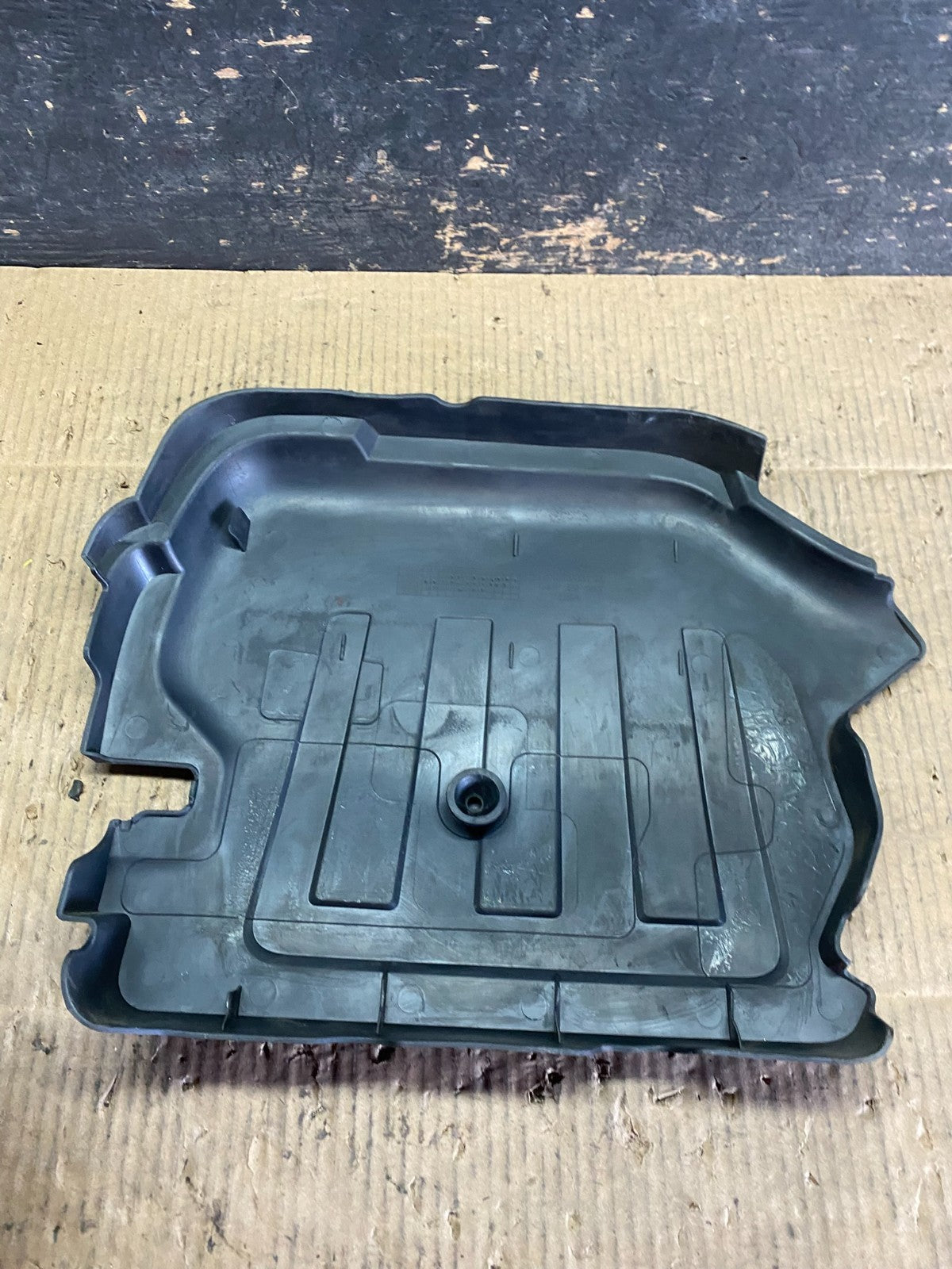 2008 to 2012 Chevrolet Malibu Engine Cover Plastic Motor Shield t6943 DG5