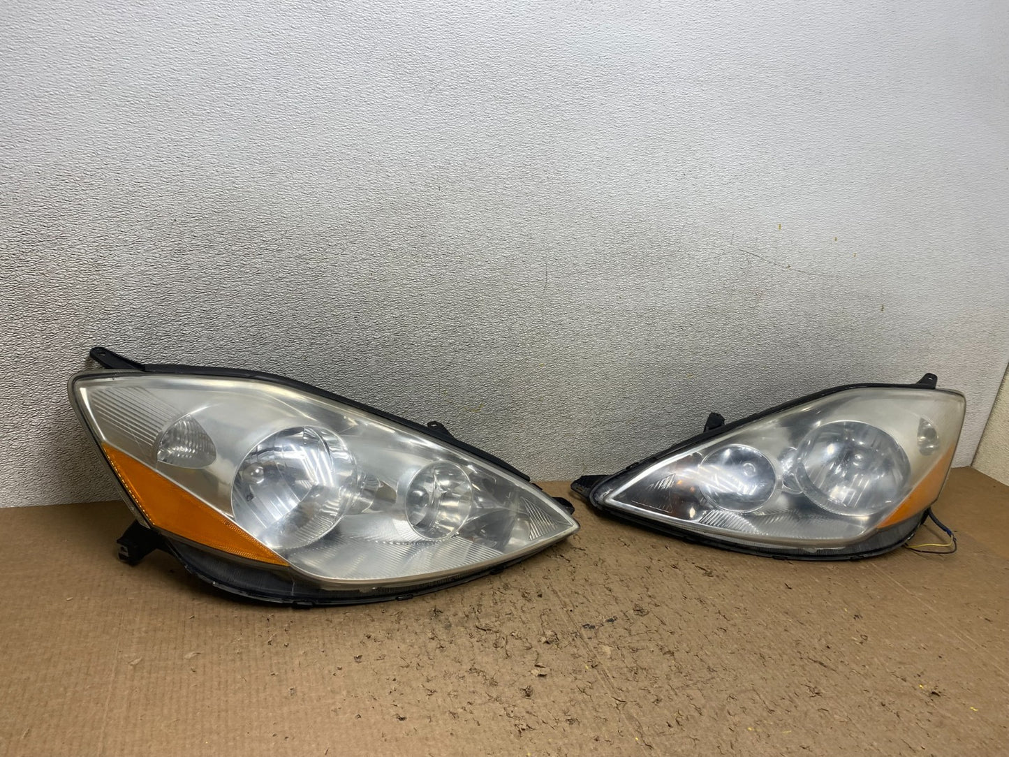 2006 to 2010 Toyota Sienna Left+Right Side Set Headlights Halogen W8331 DW2