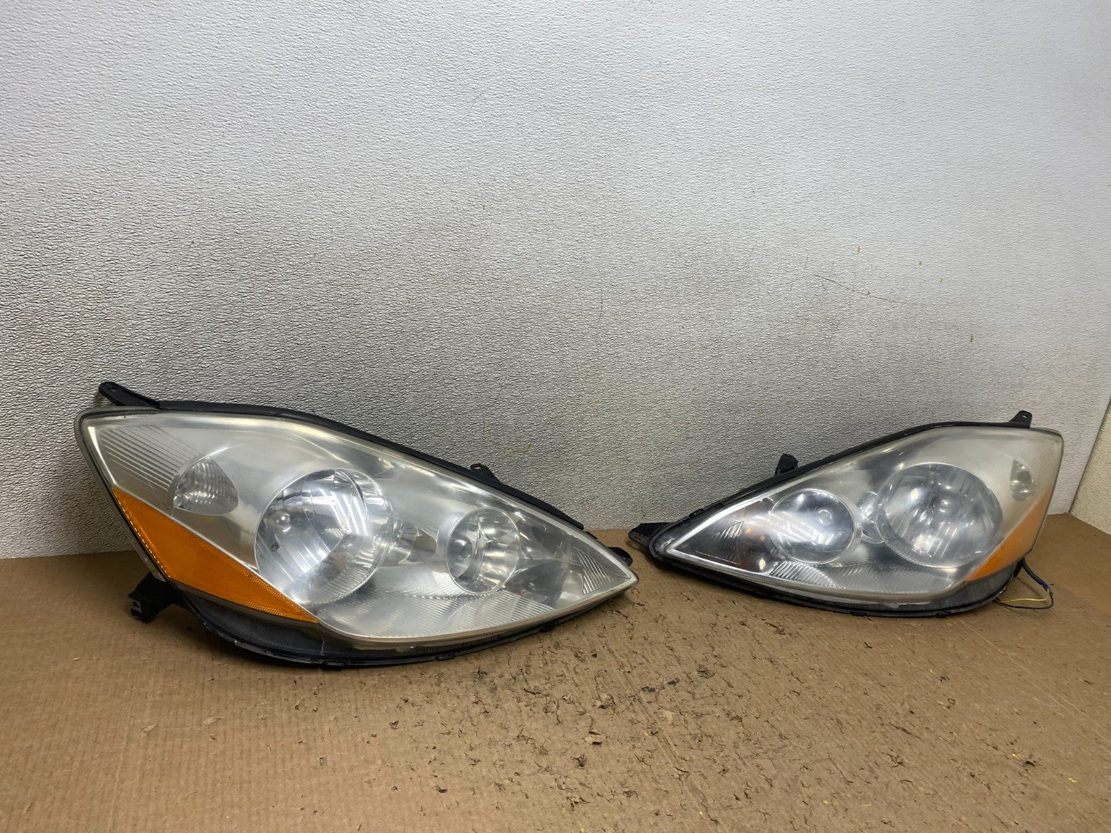 2006 to 2010 Toyota Sienna Left+Right Side Set Headlights Halogen W8331 DW2