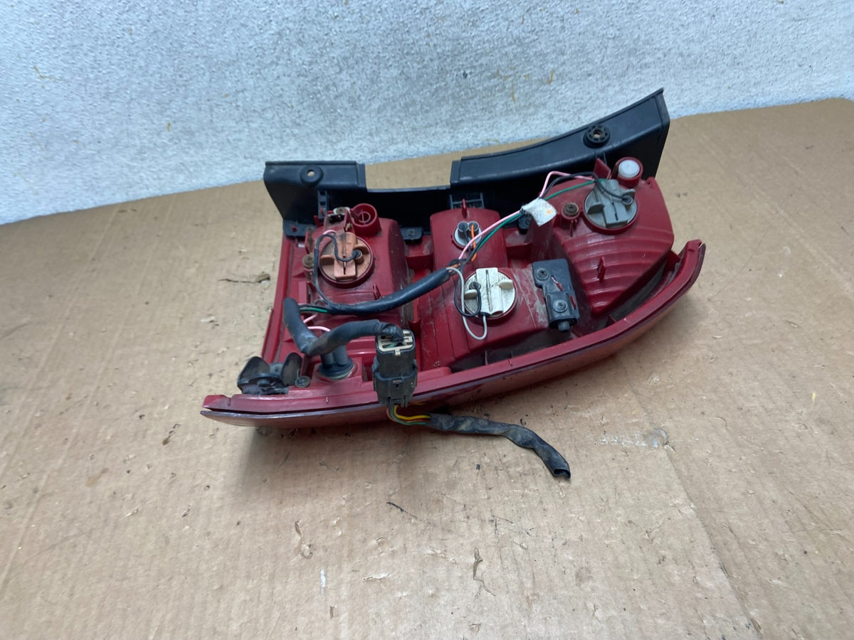 2009 to 2010 Kia Sportage Left Driver Side LH Side Tail Light AI9171 DW6