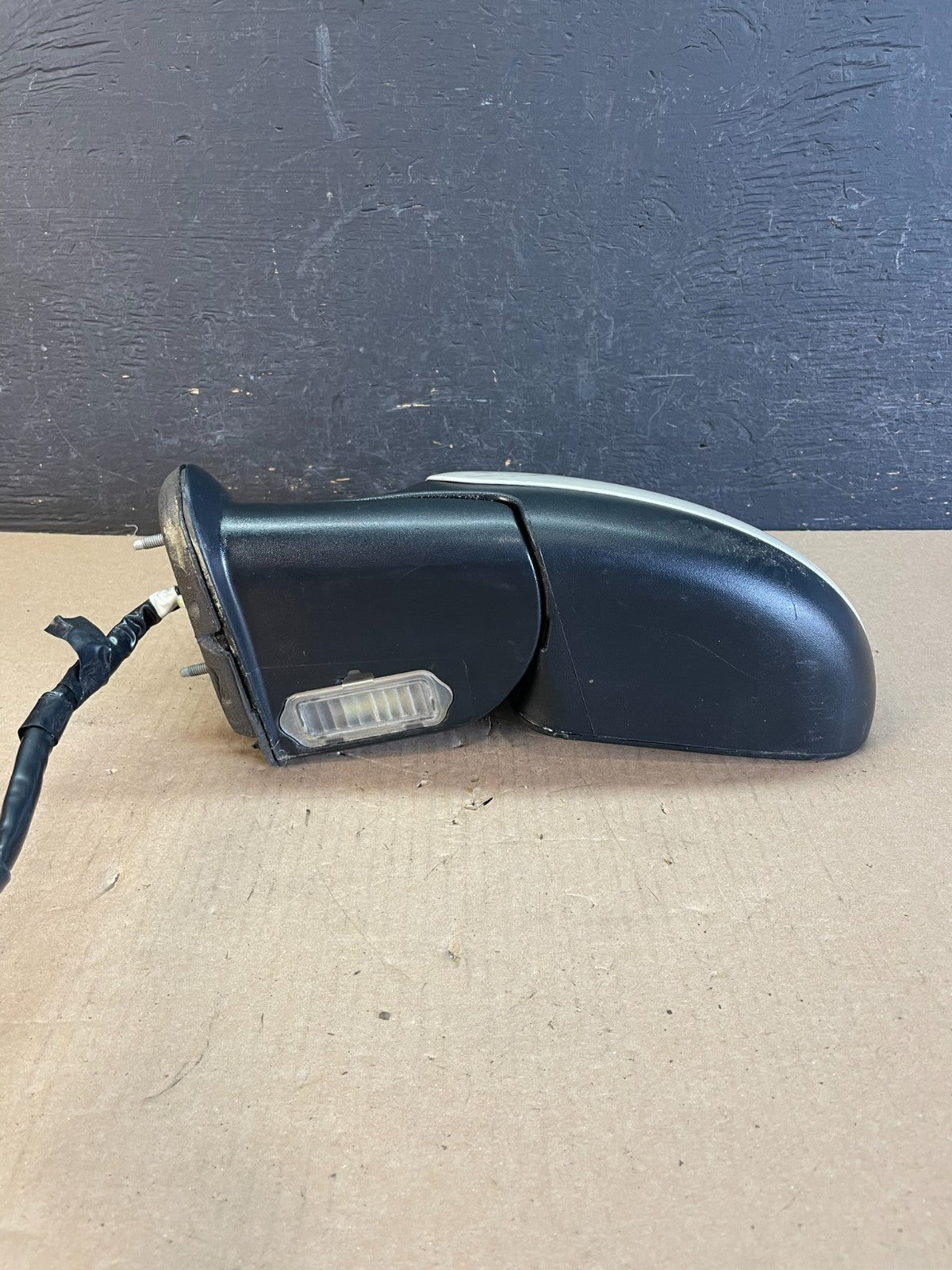 2003-2006 Chevrolet Tahoe Suburban Left Driver LH Turn Door Mirror AE1130 DW3