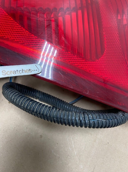 2002 - 2006 Chevrolet Avalanche Right Passenger Rh Side Tail Light AG5704 DW3