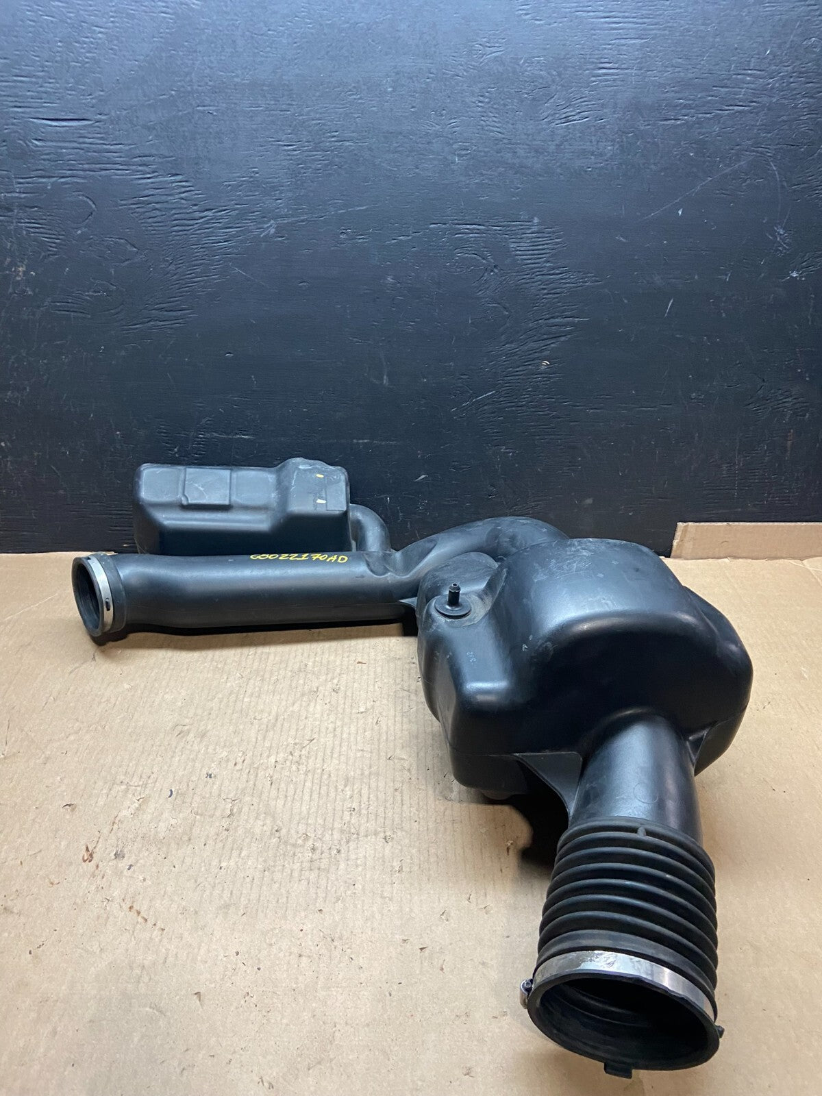2011 - 2013 Dodge Durango 3.6L Resonator Air Intake Tube E4166 PS2