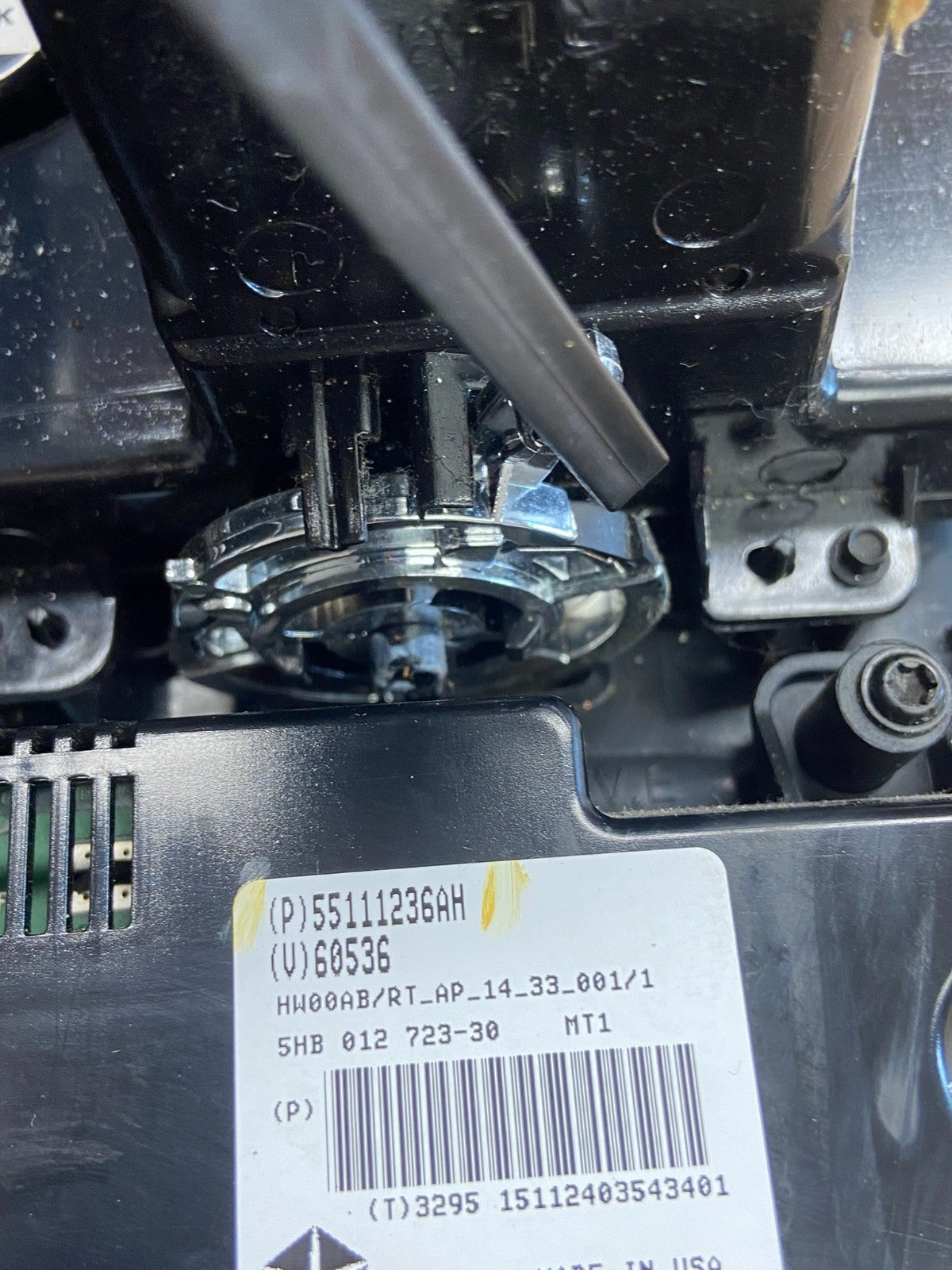 2011-2016 Chrysler Town Country Climate Control Panel Center Dash Trim AE4397 DG5