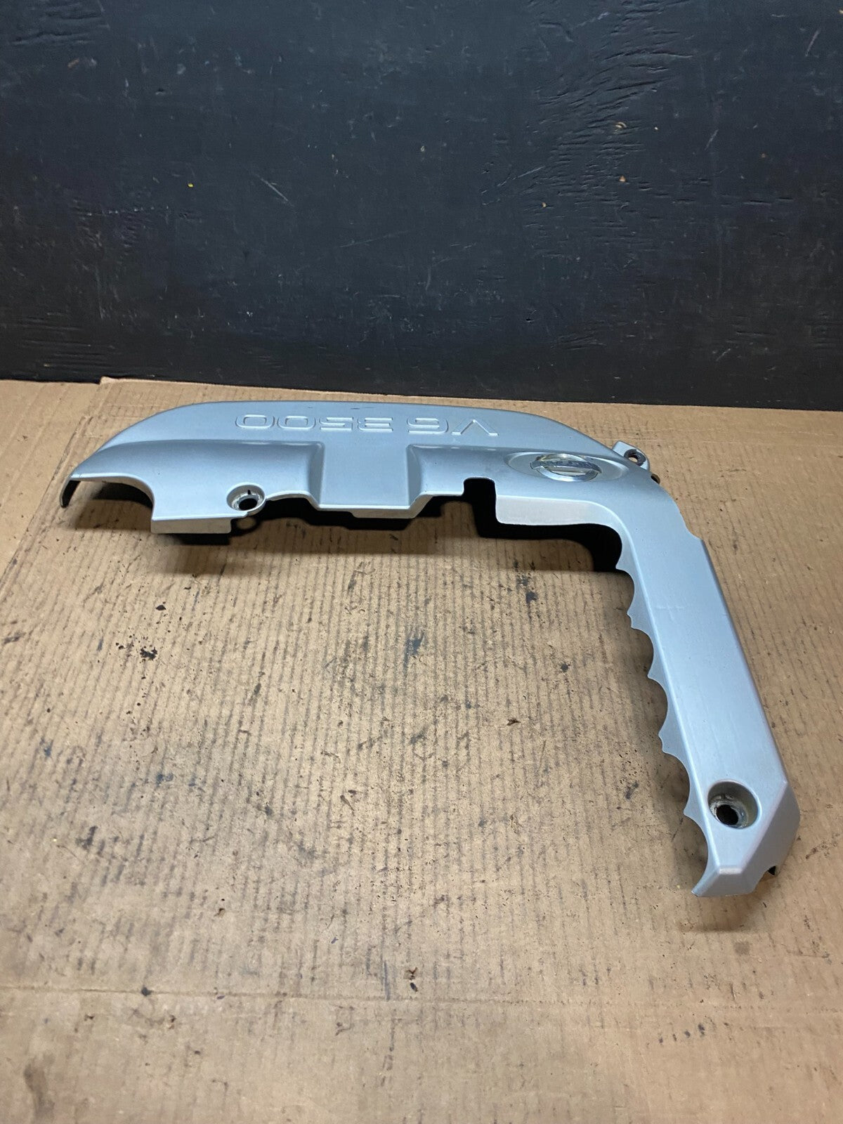 2001 to 2004 Nissan Pathfinder Engine Cover Ornament G28281