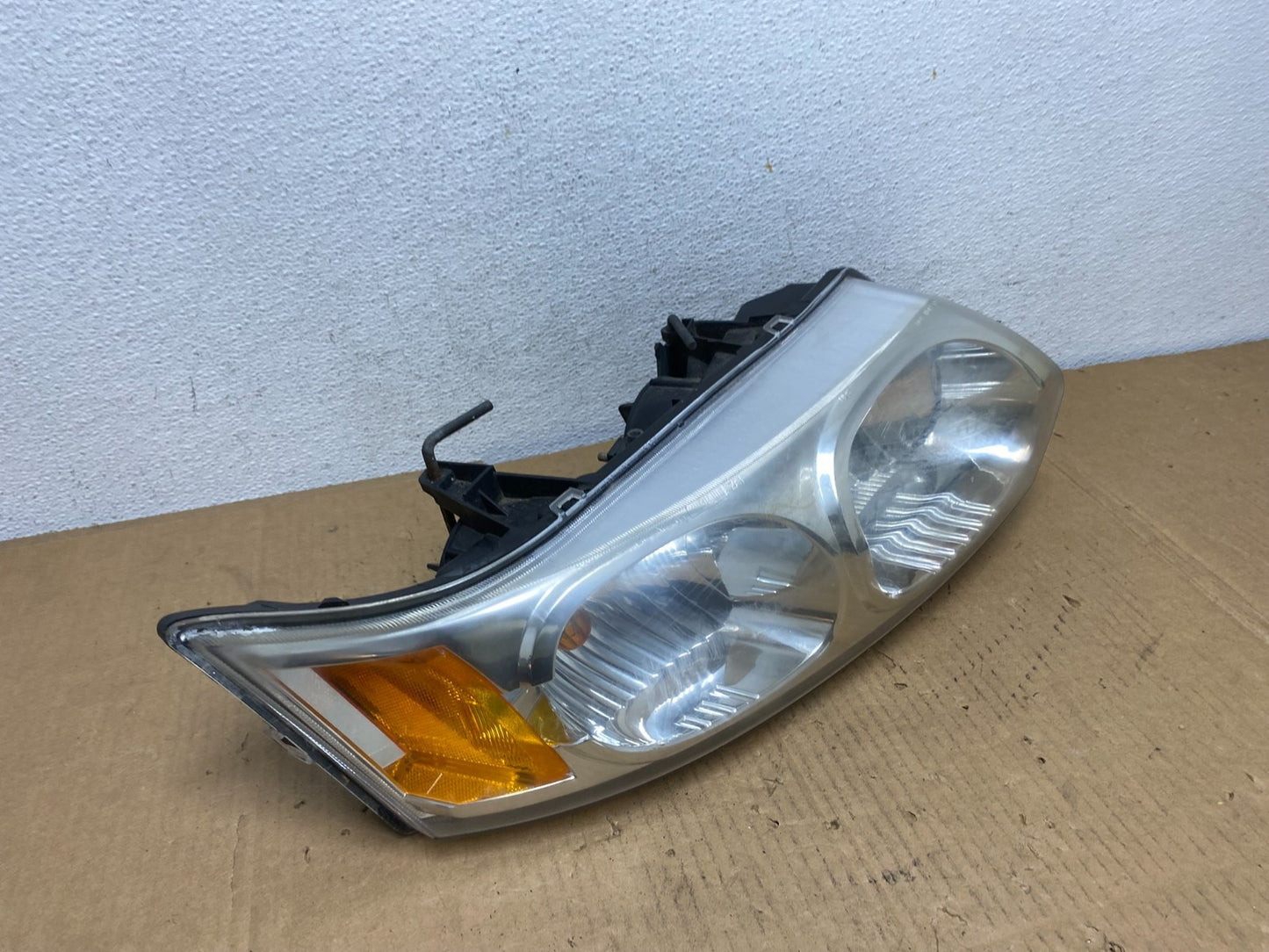 2003 to 2007 Saturn Ion Halogen Headlight Right Passenger RH Side AD0945 DW2