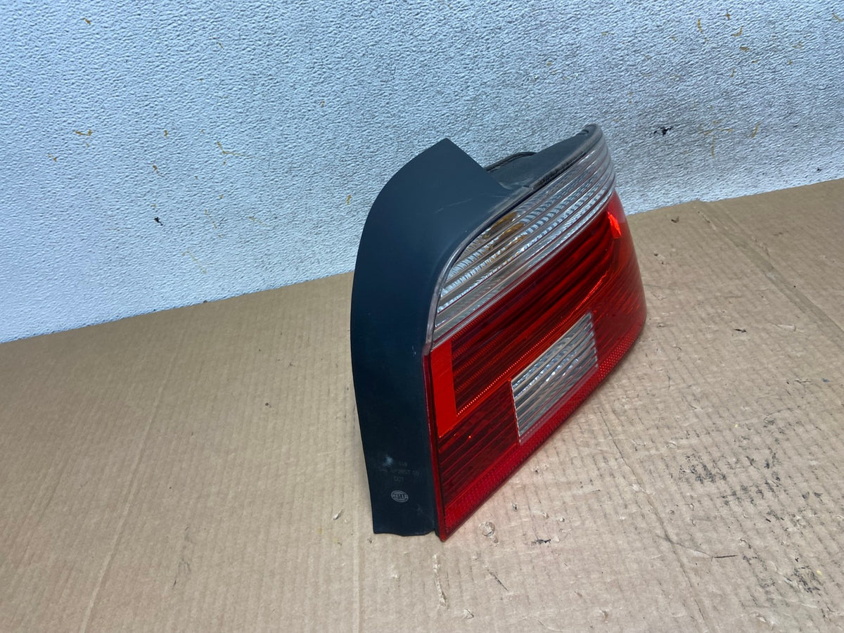 2001- 2003 BMW 5 Series E39 530i Right Passenger Rh Tail Light AI6611 LK2