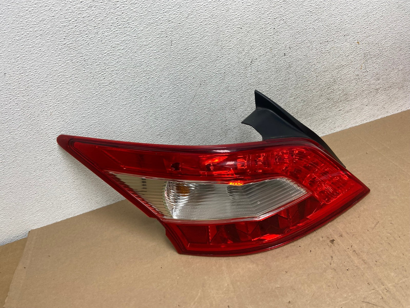2009 2010 2011 Nissan Maxima Left Driver Lh Side Tail light AE5047 LK2
