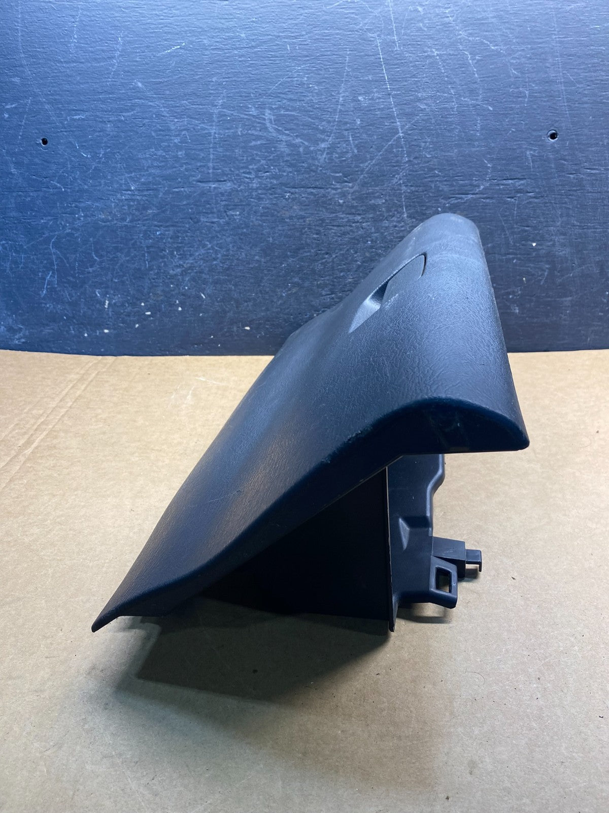 2002-2005 Dodge Ram 1500 Front Right Passenger RH Storage Glove Box ah6971 DG2