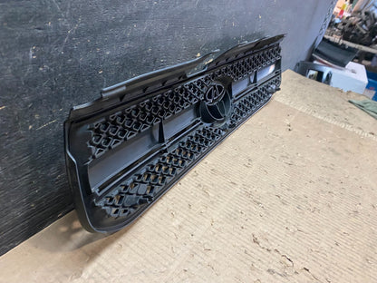2004 2005 Toyota RAV4 Front Upper Grill Grille DG1 Oem W6157 DG5