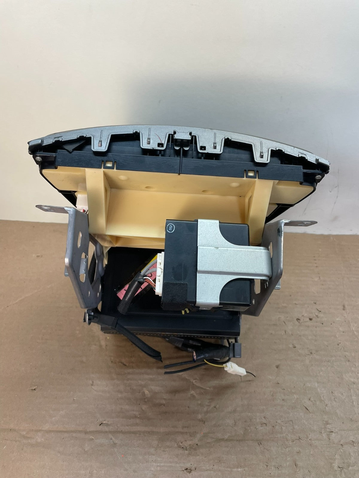 2009 to 2011 Lexus IS250 Screen Radio AM-FM CD Tuner Head Unit ai0514 DG8