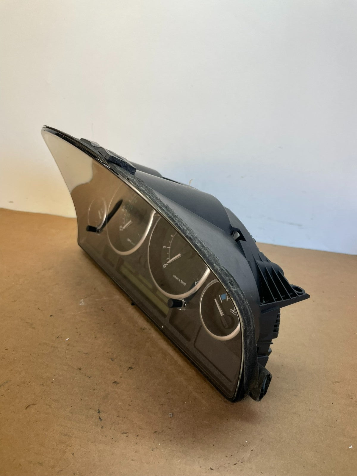 2003 2006 Land Range Rover Speedometer Cluster Gauge AG0722 DG2