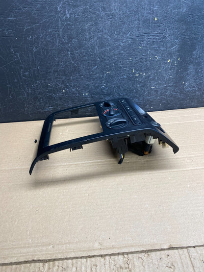 2004 to 2008 Ford F150 Radio Climate Dash Bezel Surround Black AG0018 DG1