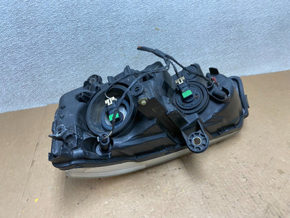 2011 to 2016 Chrysler Town and Country Right Passenger Headlight Z7691 PS6