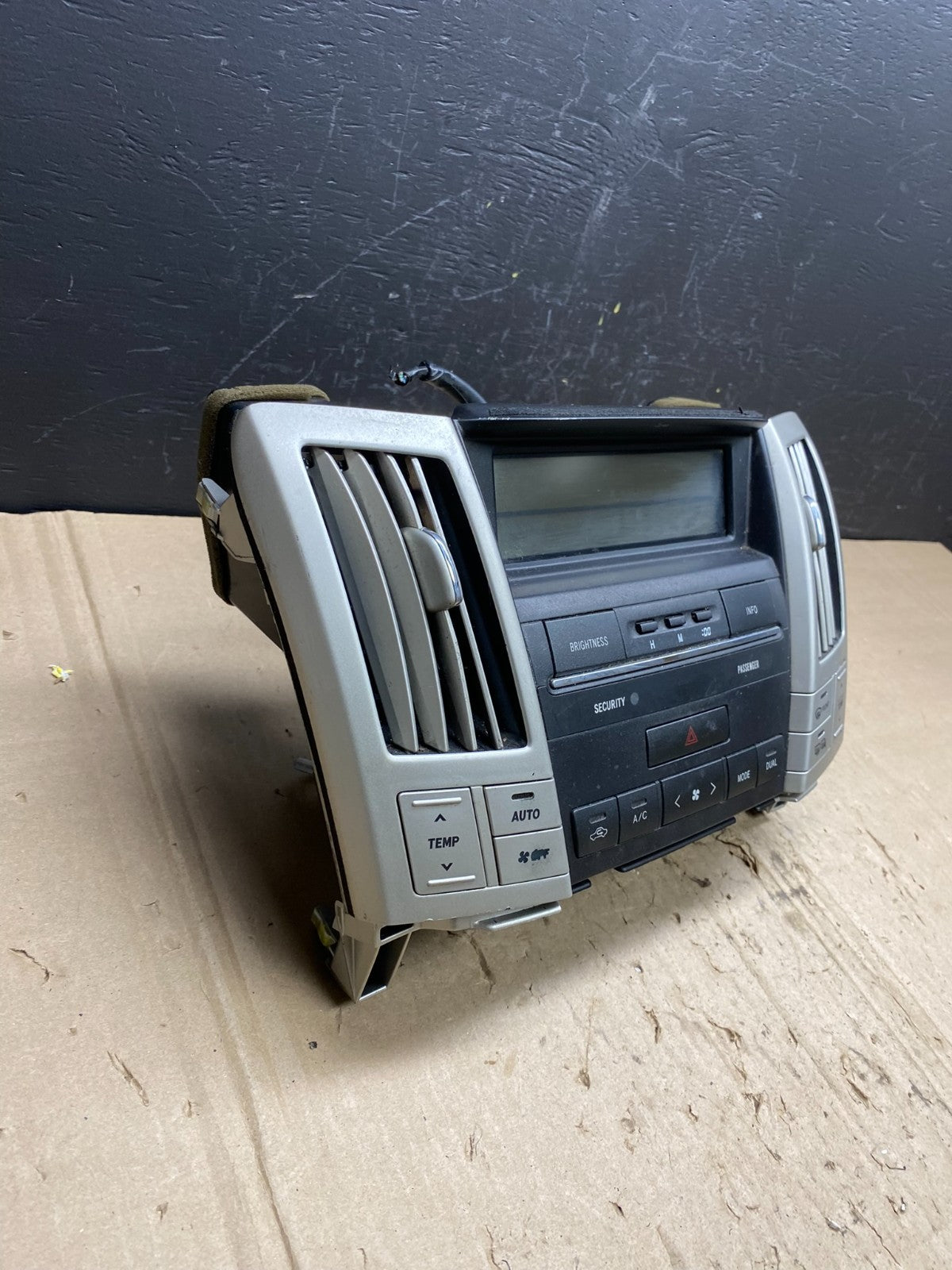 2007-2009 Lexus RX350 Radio Information Dash Climate Control Air Vent AB9153 DG2