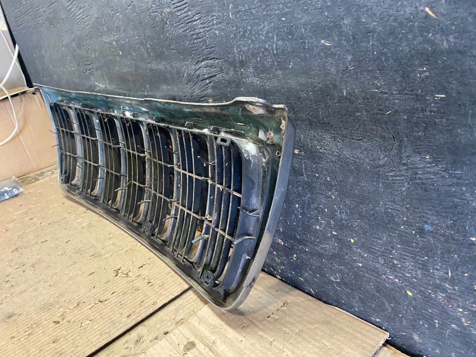 1999 to 2003 Jeep Grand Cherokee Front Upper Grill Grille Oem  x0070 DG5