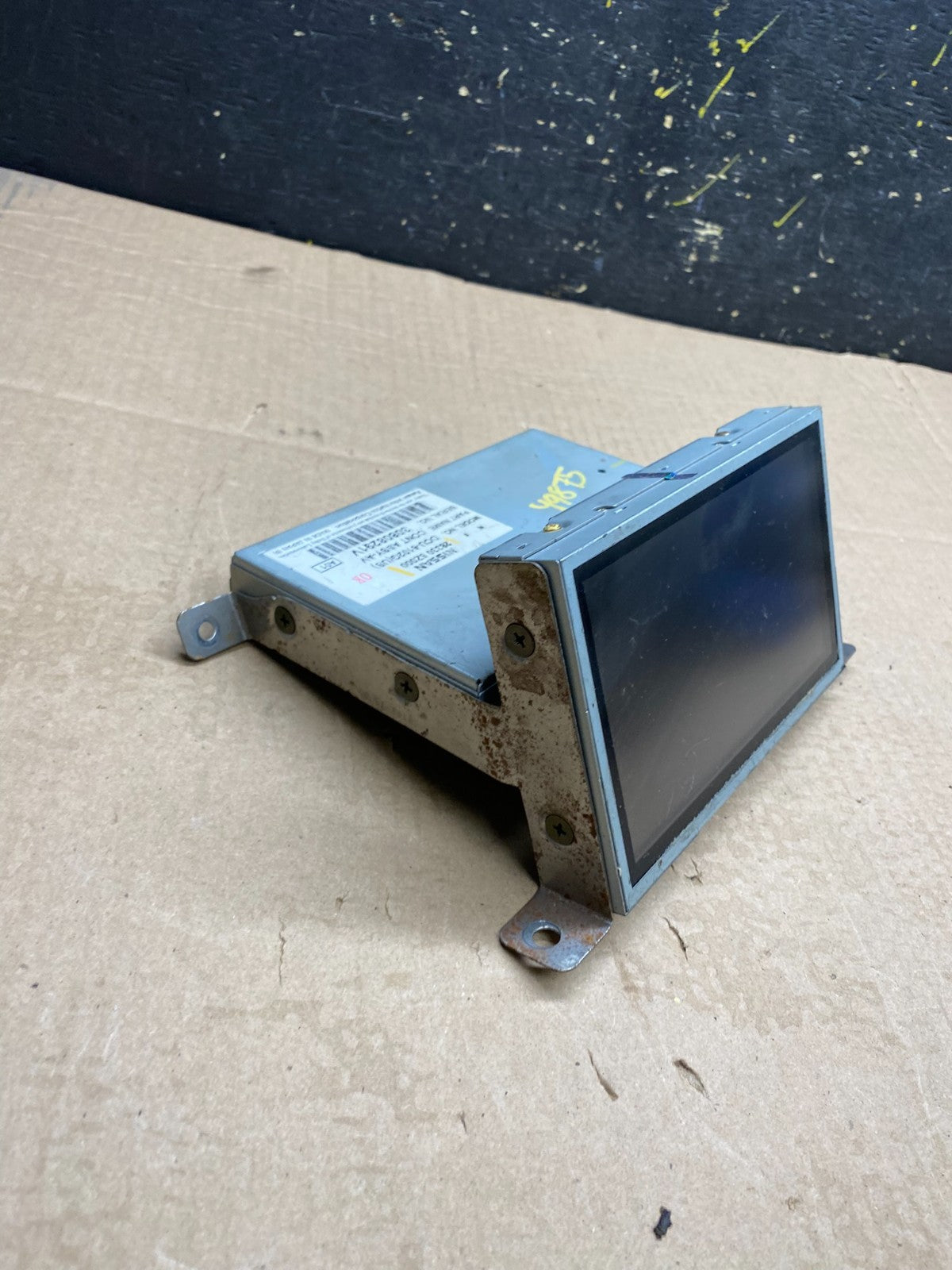 2004 to 2005 Nissan Armada Radio Display Screen Information Oem Y9875 DG2