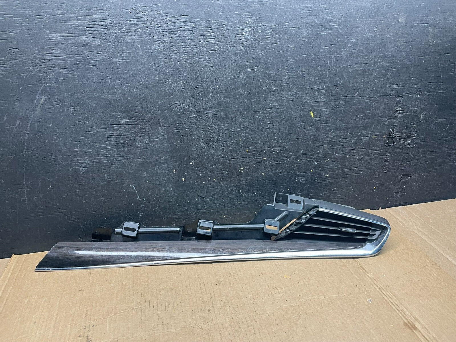 2018-2019 Buick Enclave Dash Applique Panel Vent Right RH Panel M4290 DG0