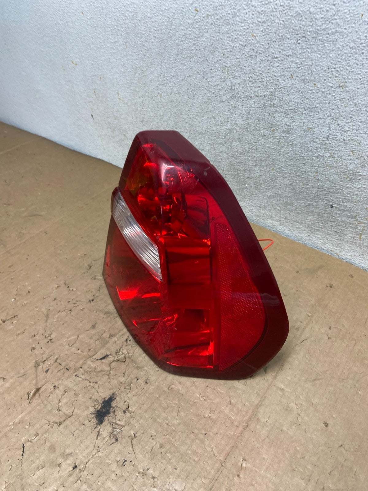 2004 to 2008 Chevrolet Malibu Right Passenger Side Tail Light AI9353 LK1