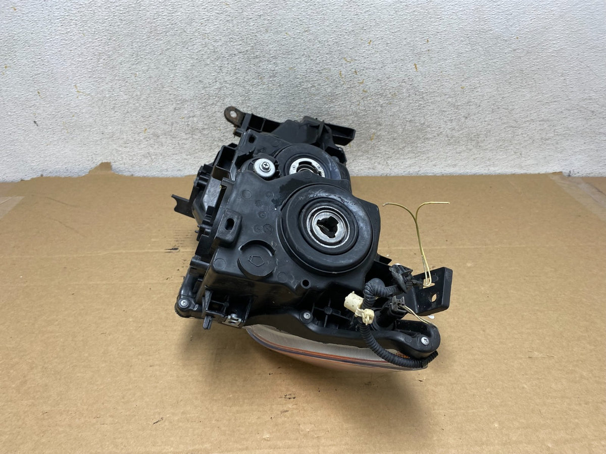 2012 to 2017 Nissan Quest Right Passenger RH Headlight Halogen AH7792 DW7