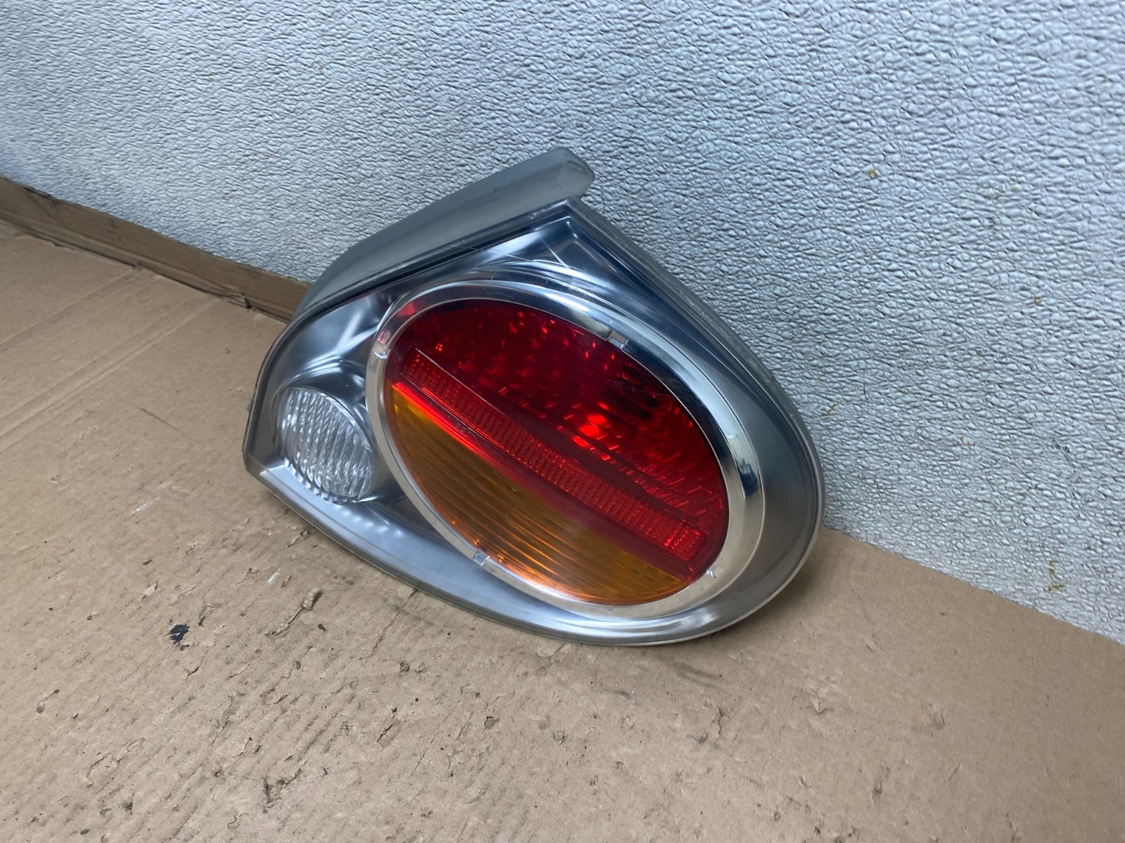 2002 2003 Nissan Maxima Right Passenger RH Side Tail Light U8684 DW1