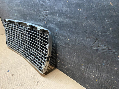 1994 to 1995 Mercedes Benz W124 E-Class Front Upper Grill Grille U6409 DG6