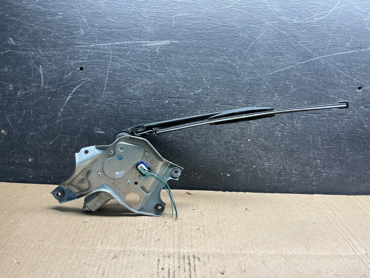 2010 to 2014 Subaru Legacy Outback Rear Windshield Wiper Motor u9273 DG5