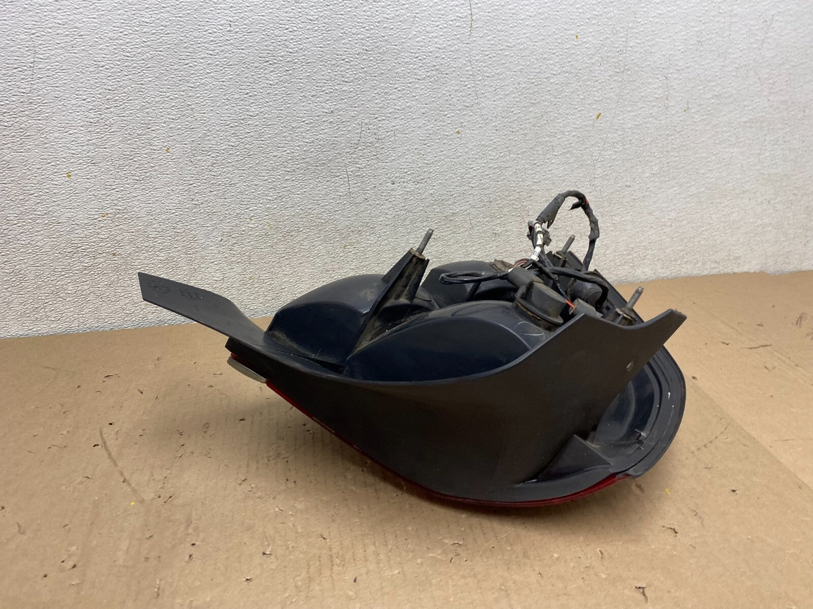 1998-2003 Ford Crown Victoria Right Passenger Rh Side Tail Light Oem I2182 DW7