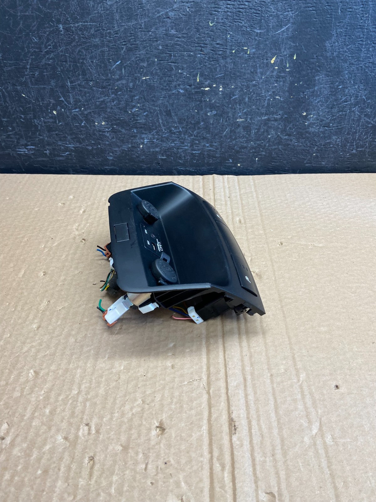 2011-2013 Kia Sorento Center Seat Heater Switches Aux USB Power Outlet AF6170 DG2